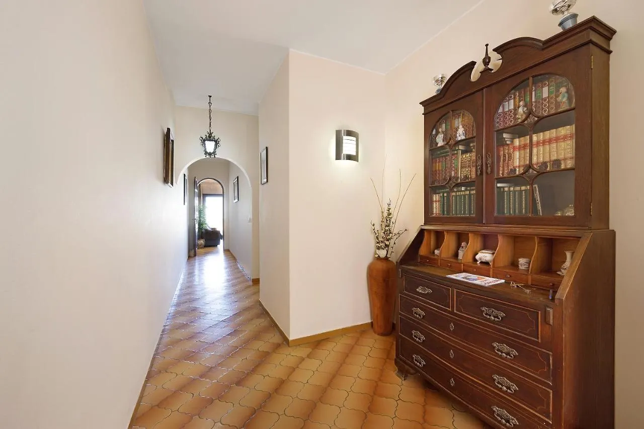 Lagos Terrace Villa 0*,